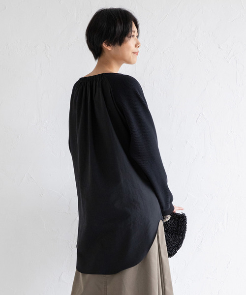 Munich(ミューニック)の「ストレッチワッフル×ブロード キーネックプルオーバー(Tシャツ/カットソー・レディース・ホワイト/ブラック/ベージュ/カーキ・FREE)」の3枚目の写真