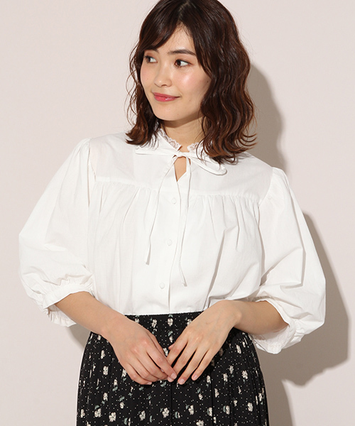 apres jour（アプレジュール）の「袖ボリュームハイネックリボンブラウス【ZOZOTOWN限定アイテム】（シャツ/ブラウス・レディース・ブラック/オフホワイト・フリー）」の3枚目の写真