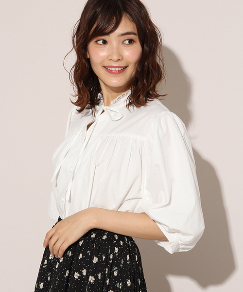 apres jour（アプレジュール）の「袖ボリュームハイネックリボンブラウス【ZOZOTOWN限定アイテム】（シャツ/ブラウス・レディース・ブラック/オフホワイト・フリー）」の4枚目の写真