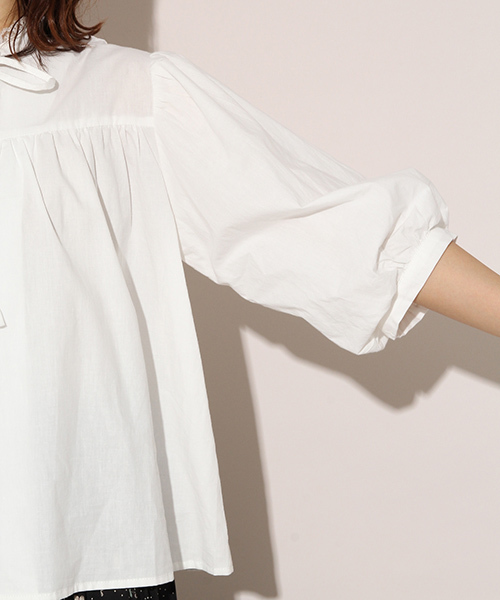 apres jour（アプレジュール）の「袖ボリュームハイネックリボンブラウス【ZOZOTOWN限定アイテム】（シャツ/ブラウス・レディース・ブラック/オフホワイト・フリー）」の15枚目の写真