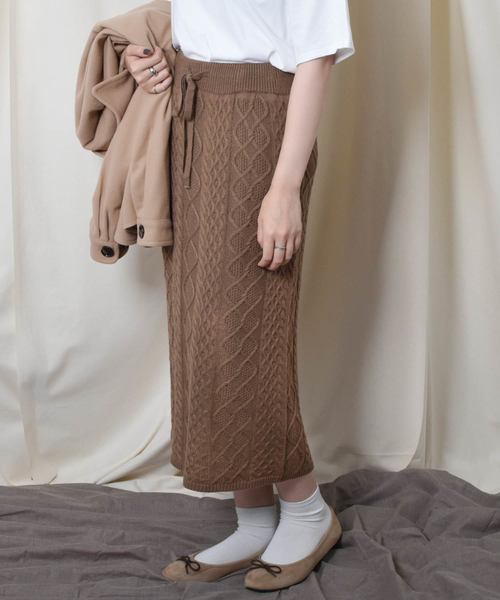PairPair（ペアペア）の「ケーブルニットナロースカート（スカート・レディース・モカ/ライトベージュ・FREE）」の6枚目の写真