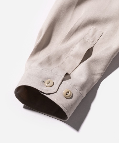 MR.OLIVE（ミスターオリーブ）の「ドレープ レーヨンツイル / バンドカラーシャツ（シャツ/ブラウス・メンズ・ブラック/サンドベージュ/マスタード・SMALL/MEDIUM/LARGE）」の8枚目の写真