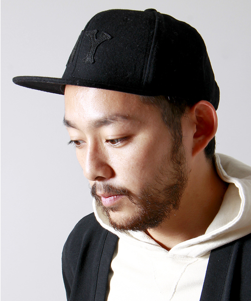 WEGO（ウィゴー）の「WEGO/NYベースボールキャップ（キャップ・メンズ・ブラック/グレー/グリーン/ネイビー/ワイン/ブラック系その他・FREE）」の2枚目の写真