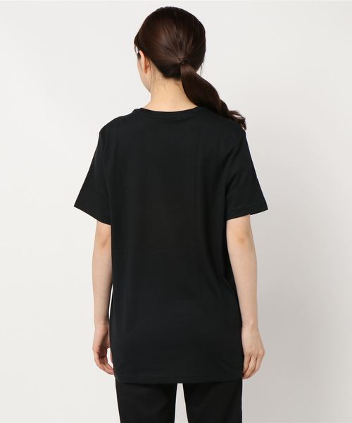TOMMY HILFIGER(トミーヒルフィガー)の「【TOMMY HILFIGER】ワンポイント刺繍VネックTEE(Tシャツ/カットソー・レディース・ブラック/グレー/ネイビー/ホワイト・SMALL/MEDIUM/LARGE/XX-LARGE/X-LARGE)」の6枚目の写真