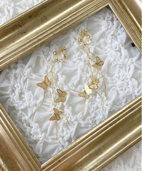 apres jour（アプレジュール）の「【apres jour×ARIAZ】ユラユラチョウモチーフイヤリング（イヤリング・レディース・シルバー/ゴールド/ナチュラル/その他/ライトグレー・FREE）」の4枚目の写真