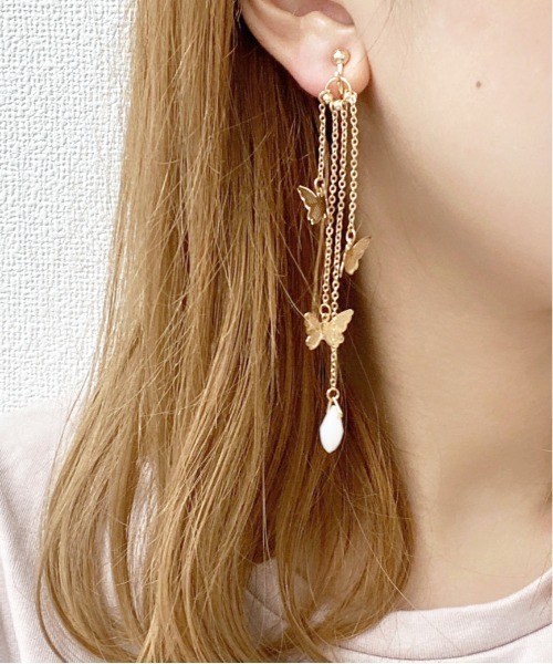 apres jour（アプレジュール）の「【apres jour×ARIAZ】ユラユラチョウモチーフイヤリング（イヤリング・レディース・シルバー/ゴールド/ナチュラル/その他/ライトグレー・FREE）」の5枚目の写真