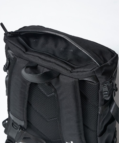 MAKAVELIC（マキャベリック）の「【MAKAVELIC】 CHASE RECTANGLE DAYPACK（バックパック/リュック・レディース・ダークグレー/ブラック/ダークネイビー・FREE）」の5枚目の写真
