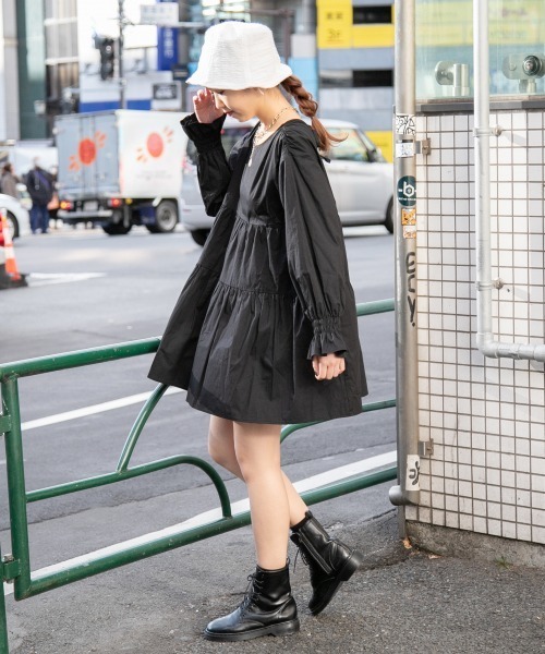 Me%(ミィパーセント)の「バックリボンティアードワンピース(ワンピース・レディース・アイボリー/ブラック・FREE)」の6枚目の写真