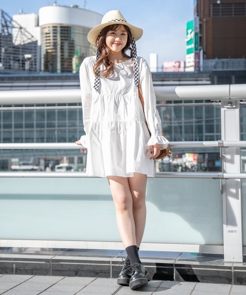 Me%(ミィパーセント)の「バックリボンティアードワンピース(ワンピース・レディース・アイボリー/ブラック・FREE)」の3枚目の写真