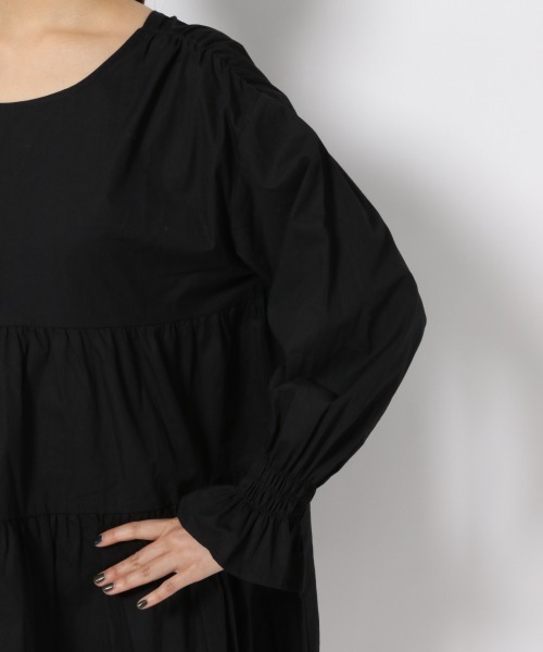 Me%(ミィパーセント)の「バックリボンティアードワンピース(ワンピース・レディース・アイボリー/ブラック・FREE)」の11枚目の写真