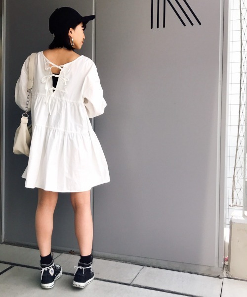 Me%(ミィパーセント)の「バックリボンティアードワンピース(ワンピース・レディース・アイボリー/ブラック・FREE)」の17枚目の写真