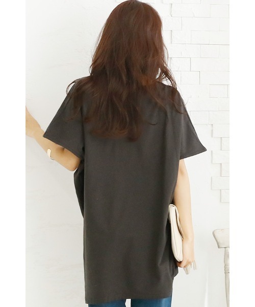 ElegChic(エレグシック)の「アシンメトリーコットントップス(Tシャツ/カットソー・レディース・カーキ/ベージュ/チャコールグレー/ブラック/オフホワイト・M/XL/4L)」の12枚目の写真