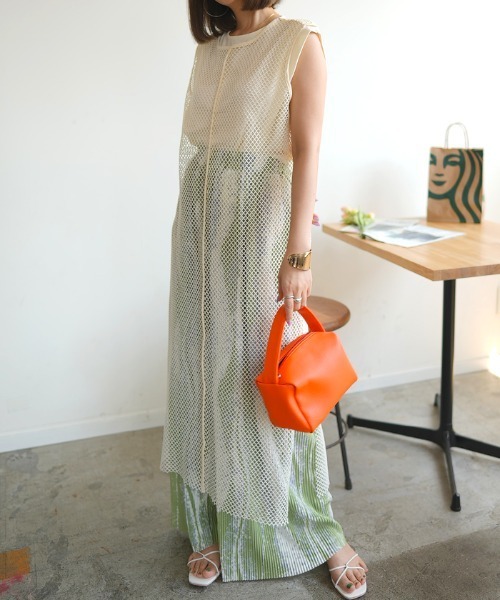 Futier land(フューティアランド)の「マーブル柄プリーツワイドパンツ(その他パンツ・レディース・ブラック/ベージュ系その他/グリーン系その他/ネイビー・FREE)」の21枚目の写真