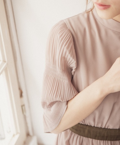 idem(イデム)の「wavy chiffon onepiece/ウェービーシフォンワンピース(ワンピース・レディース・ブラック/ベージュ・FREE)」の3枚目の写真