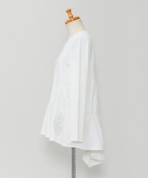 AS KNOW AS de base(アズノゥアズドゥバズ)の「咲いた咲いた切り替えプルオーバー(Tシャツ/カットソー・レディース・オフホワイト/ライトグリーン/ネイビー/ライトピンク・FREE)」の5枚目の写真