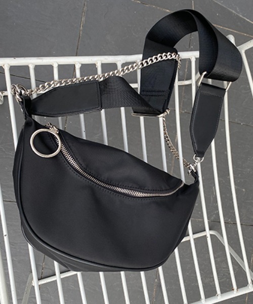 KOR（ケーオーアール）の「2WAYチェーン付ボディバッグ（ボディバッグ/ウエストポーチ・レディース・ブラック・FREE）」の18枚目の写真