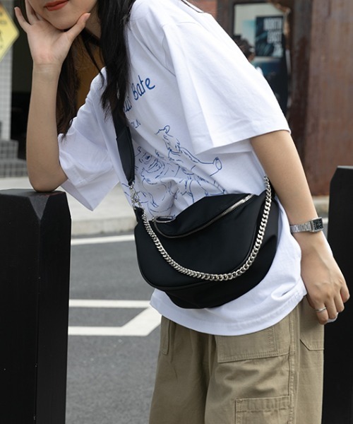 KOR（ケーオーアール）の「2WAYチェーン付ボディバッグ（ボディバッグ/ウエストポーチ・レディース・ブラック・FREE）」の5枚目の写真