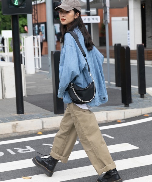 KOR（ケーオーアール）の「2WAYチェーン付ボディバッグ（ボディバッグ/ウエストポーチ・レディース・ブラック・FREE）」の11枚目の写真