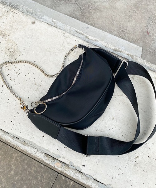 KOR（ケーオーアール）の「2WAYチェーン付ボディバッグ（ボディバッグ/ウエストポーチ・レディース・ブラック・FREE）」の9枚目の写真