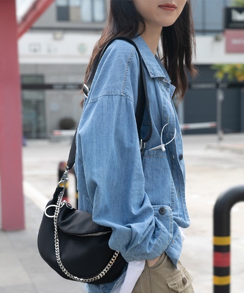 KOR（ケーオーアール）の「2WAYチェーン付ボディバッグ（ボディバッグ/ウエストポーチ・レディース・ブラック・FREE）」の3枚目の写真