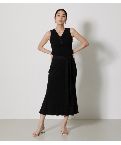 AZUL by moussy（アズールバイマウジー）の「HENRY NECK SUMMER KNIT TANK/ヘンリーネックサマーニットタンク（タンクトップ・レディース・ライトベージュ/ブラック/ダークブラウン・MEDIUM/SMALL）」の6枚目の写真