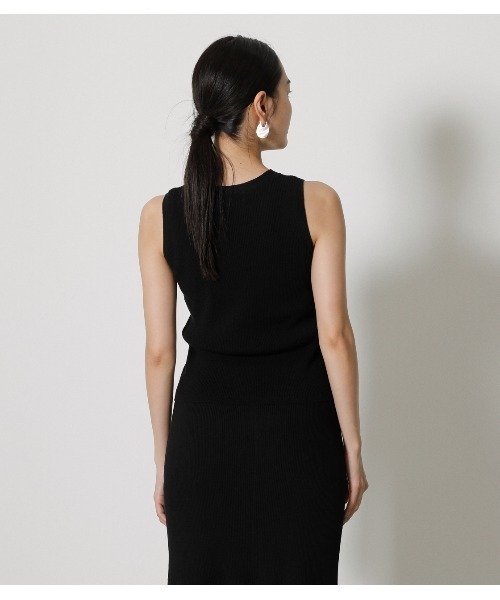 AZUL by moussy（アズールバイマウジー）の「HENRY NECK SUMMER KNIT TANK/ヘンリーネックサマーニットタンク（タンクトップ・レディース・ライトベージュ/ブラック/ダークブラウン・MEDIUM/SMALL）」の9枚目の写真