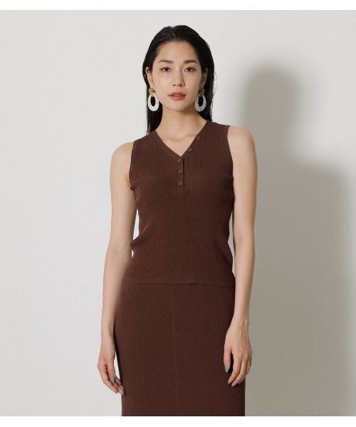 AZUL by moussy（アズールバイマウジー）の「HENRY NECK SUMMER KNIT TANK/ヘンリーネックサマーニットタンク（タンクトップ・レディース・ライトベージュ/ブラック/ダークブラウン・MEDIUM/SMALL）」の16枚目の写真