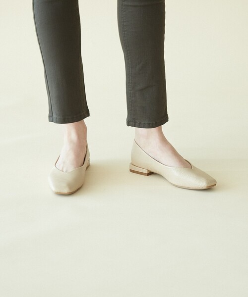 OPAQUE.CLIP（オペークドットクリップ）の「◆スクエアフラットパンプス（パンプス・レディース・オフホワイト/ブラック系/ベージュ系・01/02/03）」の12枚目の写真