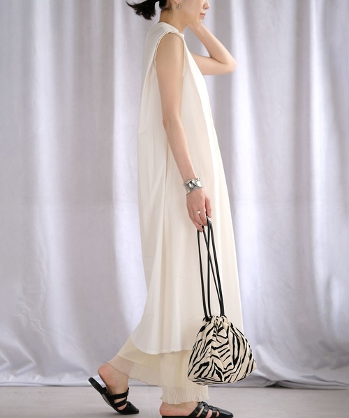 ＡＮＤＪ（アンドジェイ）の「バンドカラーフロントタックノースリーブシャツワンピース（シャツワンピース・レディース・ブラック/オフホワイト/グリーン・M）」の13枚目の写真