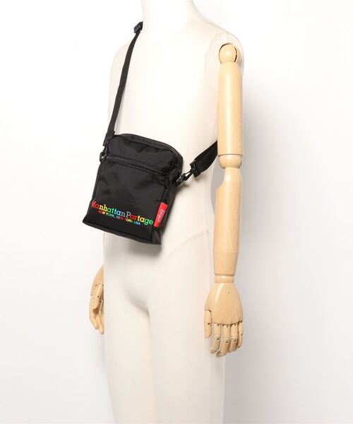 Manhattan Portage（マンハッタンポーテージ）の「City Light Bag CORDURAR Lite（ショルダーバッグ・メンズ・ブラック/マルチ・X-SMALL）」の9枚目の写真