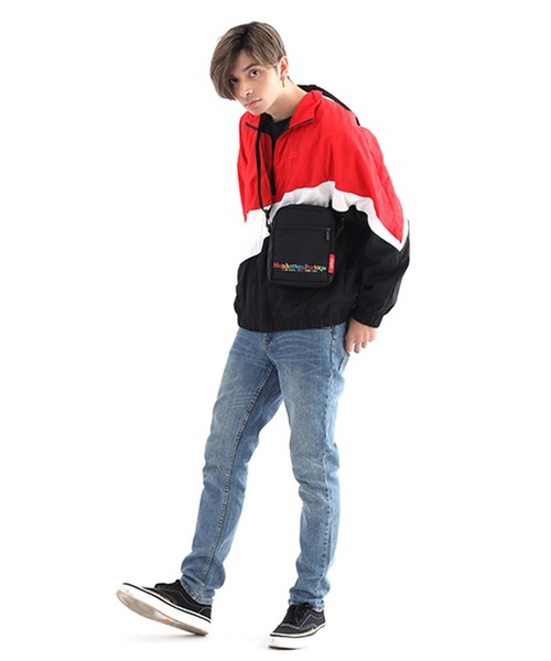 Manhattan Portage（マンハッタンポーテージ）の「City Light Bag CORDURAR Lite（ショルダーバッグ・メンズ・ブラック/マルチ・X-SMALL）」の13枚目の写真