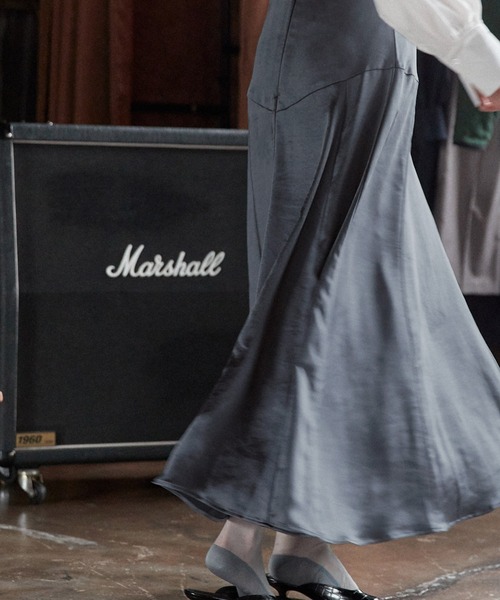 Keeepy(キーピー)の「【Keeepy】vintage satin flared skirt(スカート・レディース・カーキ/ブルー・FREE)」の11枚目の写真
