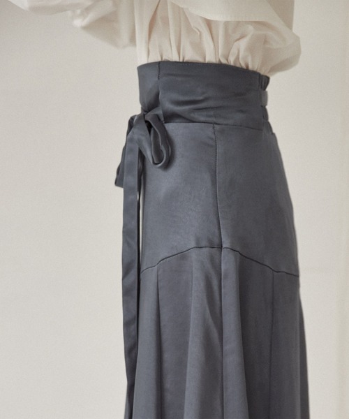 Keeepy(キーピー)の「【Keeepy】vintage satin flared skirt(スカート・レディース・カーキ/ブルー・FREE)」の6枚目の写真