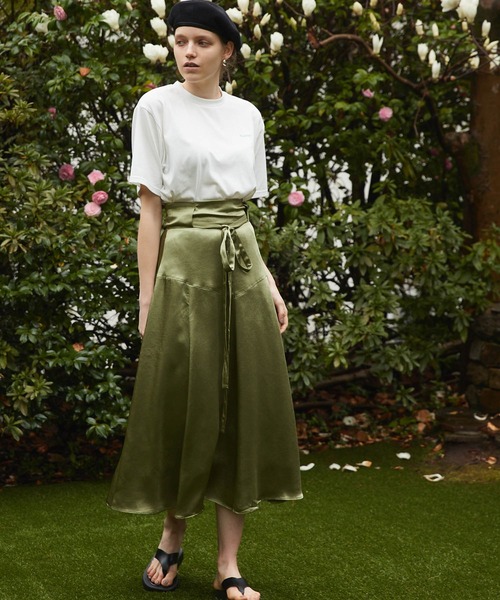 Keeepy(キーピー)の「【Keeepy】vintage satin flared skirt(スカート・レディース・カーキ/ブルー・FREE)」の12枚目の写真