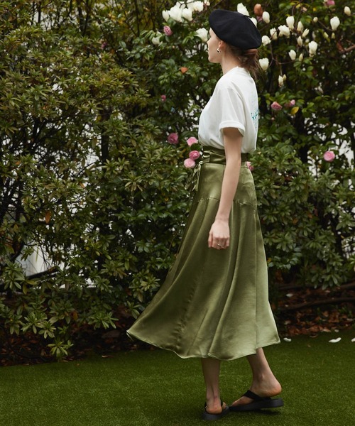 Keeepy(キーピー)の「【Keeepy】vintage satin flared skirt(スカート・レディース・カーキ/ブルー・FREE)」の13枚目の写真