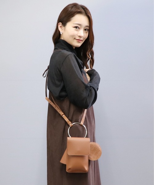 POUTOJOURU（ポートジュール）の「【ポートジュール】 リングハンドルマルチケース　ミニショルダーバッグ（ショルダーバッグ・レディース・ブラック/ブラウン/モカ/グリーン・FREE）」の5枚目の写真