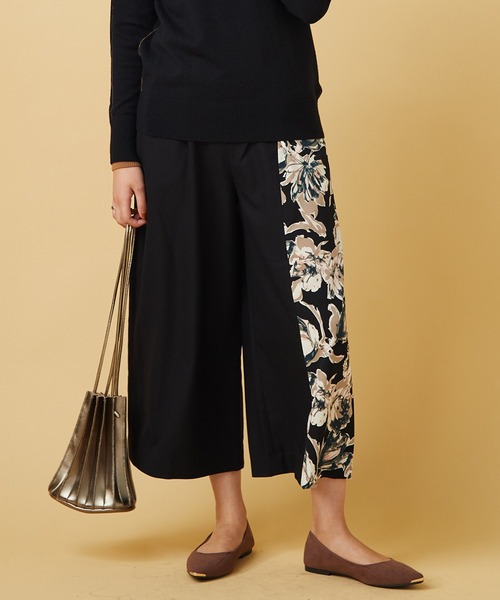 JETSET SOLO PLUS (ジェットセットソロプラス)の「フラワープリントコンビパンツ(その他パンツ・レディース・ブラウン/ネイビー/ブラック・FREE)」の2枚目の写真