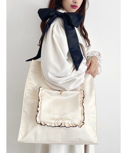 Honey Salon（ハニーサロン）の「ビッグリボンサテントートバッグ（トートバッグ・レディース・ラベンダー/ブラック/アイボリー・FREE）」の2枚目の写真