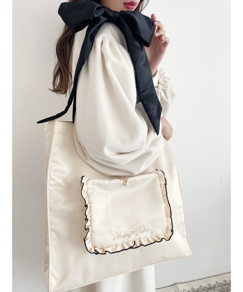 Honey Salon（ハニーサロン）の「ビッグリボンサテントートバッグ（トートバッグ・レディース・ラベンダー/ブラック/アイボリー・FREE）」の6枚目の写真
