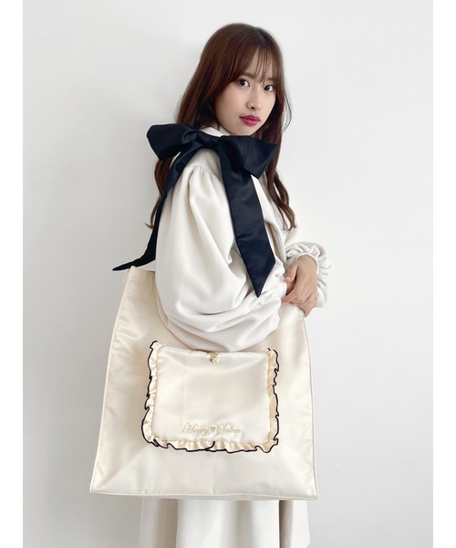 Honey Salon（ハニーサロン）の「ビッグリボンサテントートバッグ（トートバッグ・レディース・ラベンダー/ブラック/アイボリー・FREE）」の7枚目の写真