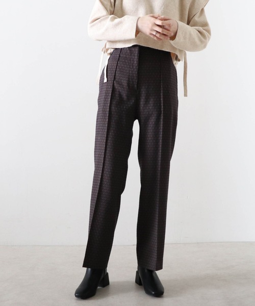 archives(アルシーヴ)の「【日本製】ジャガードピンタックパンツ(その他パンツ・レディース・ブラウン/ベージュ・SMALL/MEDIUM)」の4枚目の写真