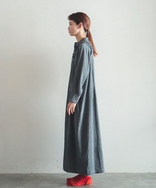 FIL DE FER（フィルデフェール）の「デニムカットワーク　スタンドフリルワンピース（シャツワンピース・レディース・ブラック/サックスブルー・FREE）」の7枚目の写真