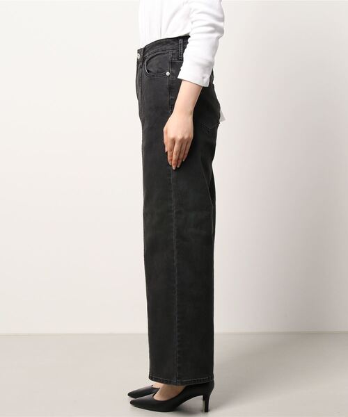 N.（N. Natural Beauty Basic）（エヌエヌナチュラルビューティーベーシック）の「センター接ぎワイドストレートパンツ（デニムパンツ・レディース・ブラック/ブルー・MEDIUM/SMALL）」の5枚目の写真