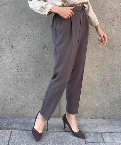 12Twelve Agenda（トゥエルブ　アジェンダ）の「ハイストレッチジョーゼットテーパードパンツ（その他パンツ・レディース・ベージュ/ネイビー・S/M）」の20枚目の写真