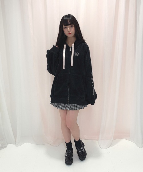 Honey Cinnamon（ハニーシナモン）の「うさ耳シャギージップ
