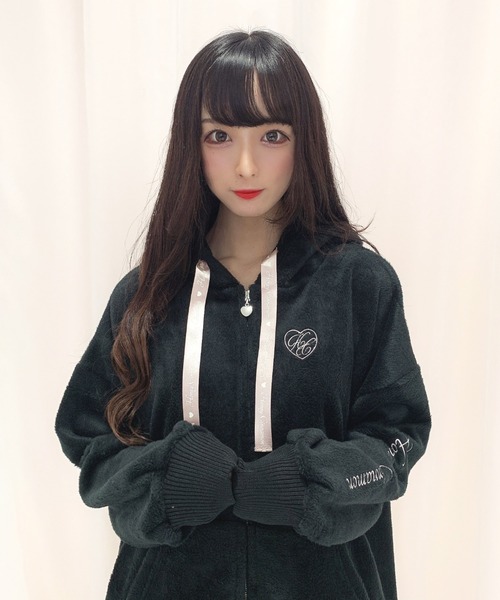 Honey Cinnamon うさ耳シャギージップパーカー ブラック❤︎ Honey Cinnamon（ハニーシナモン）の「うさ耳シャギージップ