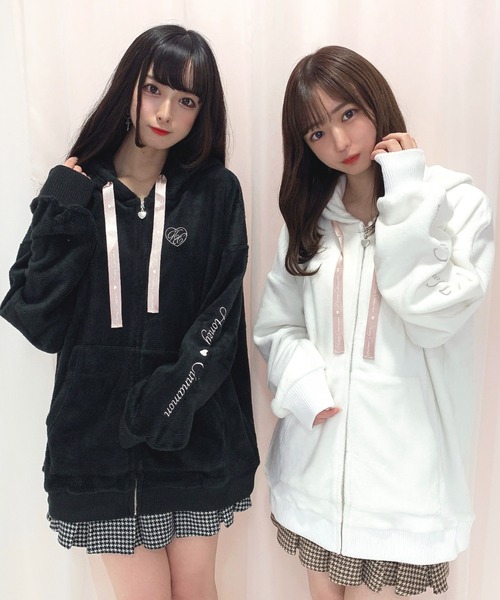 Honey Cinnamon（ハニーシナモン）の「うさ耳シャギージップ