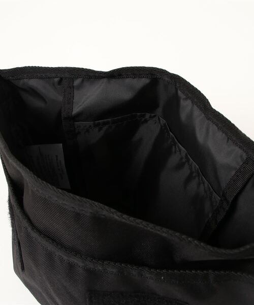 THRASHER(スラッシャー)の「FLAP SHOULDER BAG/スラッシャーショルダーバッグ(ショルダーバッグ・メンズ・ブラック系その他/ブラック×ホワイト/ブラック×レッド・FREE)」の6枚目の写真