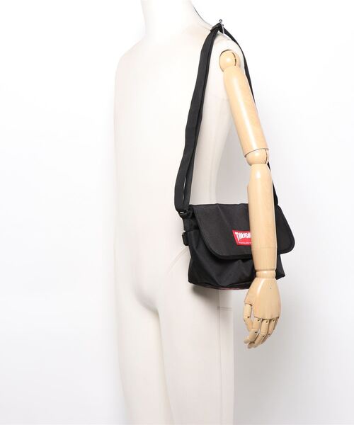 THRASHER(スラッシャー)の「FLAP SHOULDER BAG/スラッシャーショルダーバッグ(ショルダーバッグ・メンズ・ブラック系その他/ブラック×ホワイト/ブラック×レッド・FREE)」の9枚目の写真
