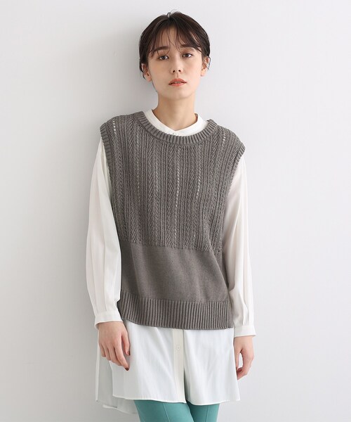 INDIVI（インディヴィ）の「◆【洗える】コットンリネンニットベスト（ベスト・レディース・チャコールグレー/ナチュラル/ダークブラウン・38/34/05/15 /13/19）」の2枚目の写真